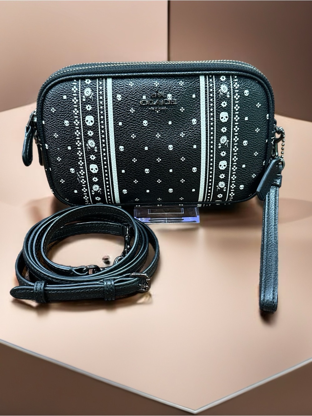 Coach Black Bandana-Print Leather Crossbody Camera Bag - Picture 5 of 10